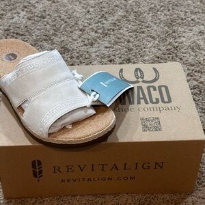 Waco Shoe Company Fiona Oatmeal Shoe Sz 7.5B